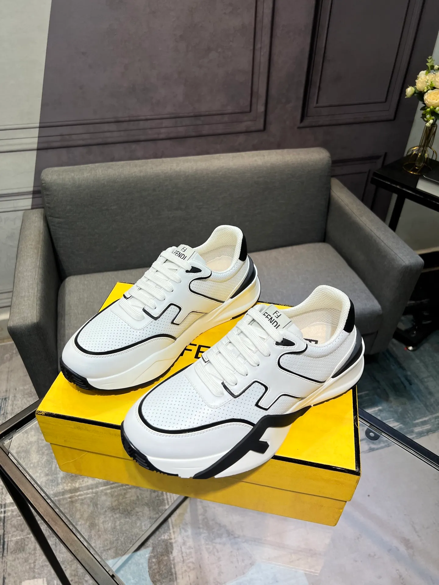 Men's shoes 💰580 FENDI men's fashion casual shoes 👟Hot sale🔥Official website 1:1 replica ⬆️Original quality - Original leather - Original breathable mesh lining Original outsole 1:1 replica, code number 38-44 (45-46 customized)